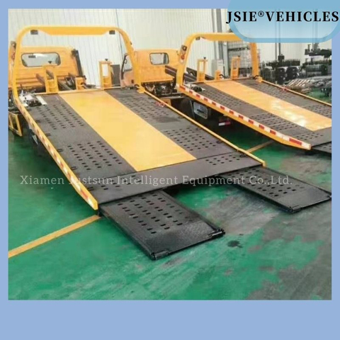 Isuzu flatbed wrecker 3 ton lifting capacity hydraulic tilt