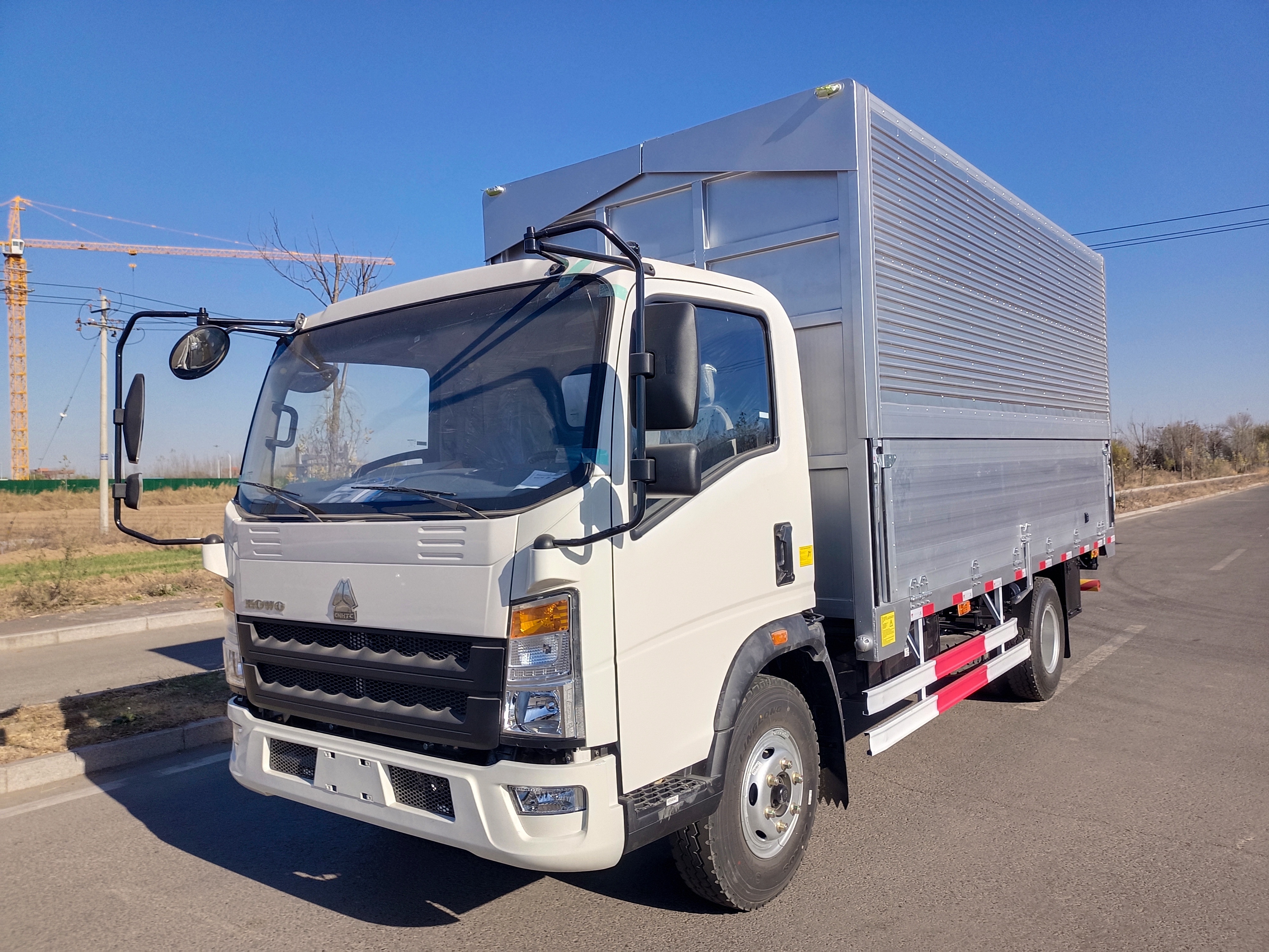 2 Units Aluminium Box Wing Van Trucks are Ready for Shipping