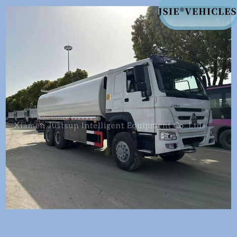 Sinotruk HOWO 6X4 20-26cbm Capacity Fuel Truck