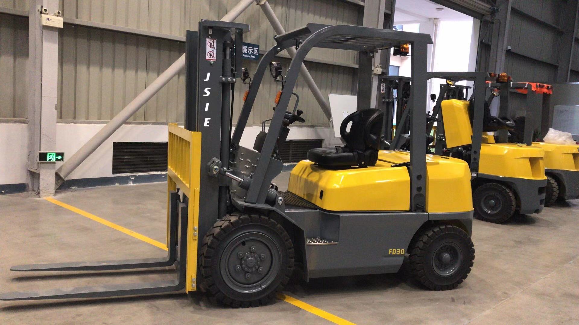 JSIE forklift 3