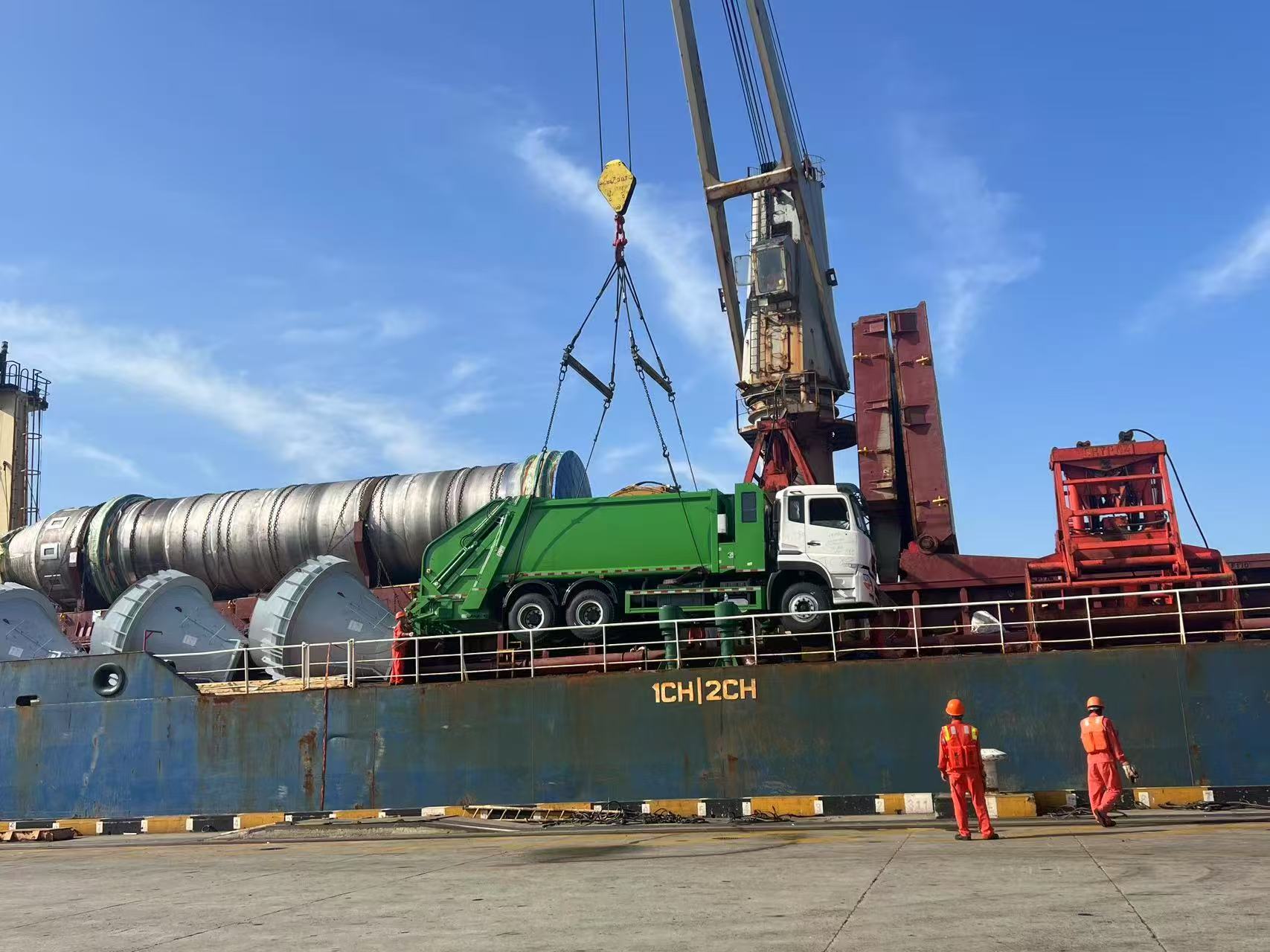 Garbage Compactor Truck ready for shipping