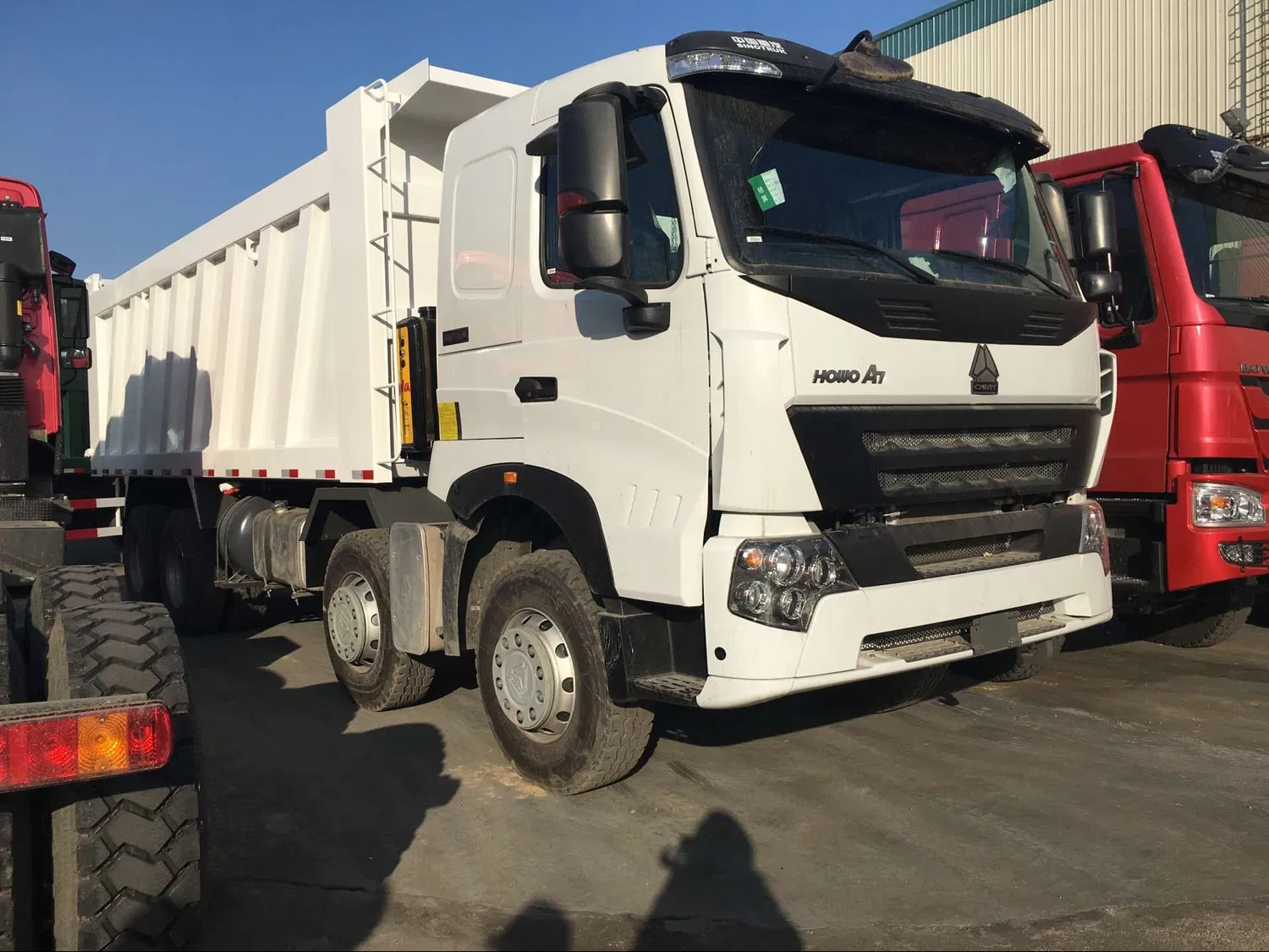 8X4 heavy duty dump truck(2)