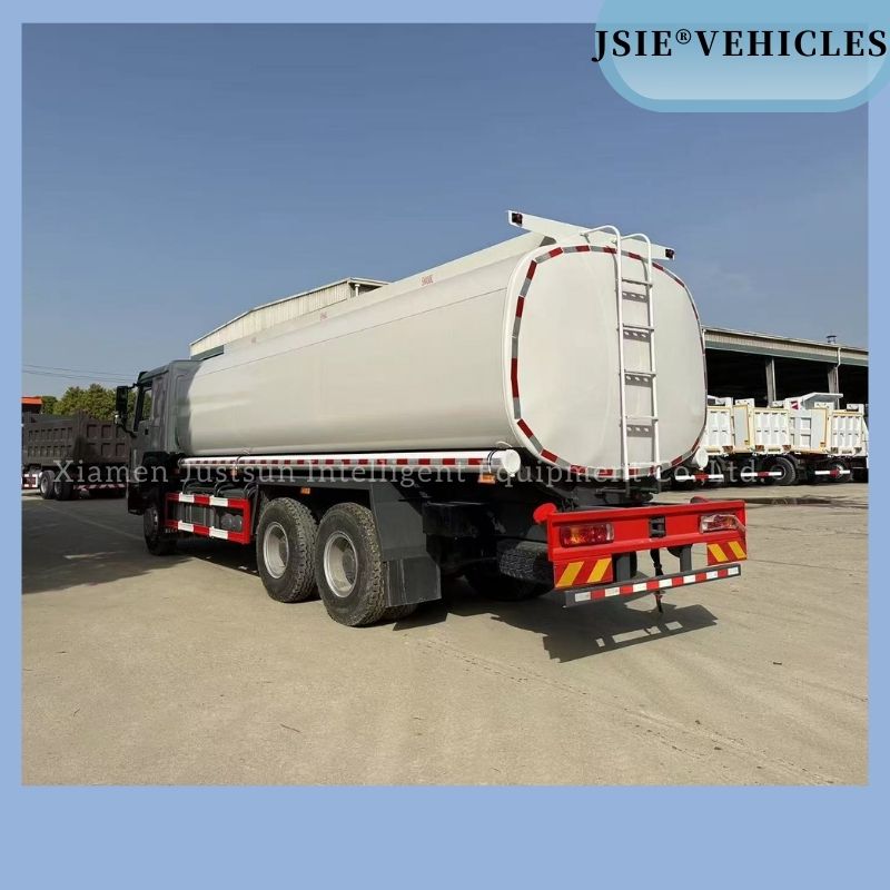 Sinotruk HOWO 6X4 20-26cbm Capacity Fuel Truck