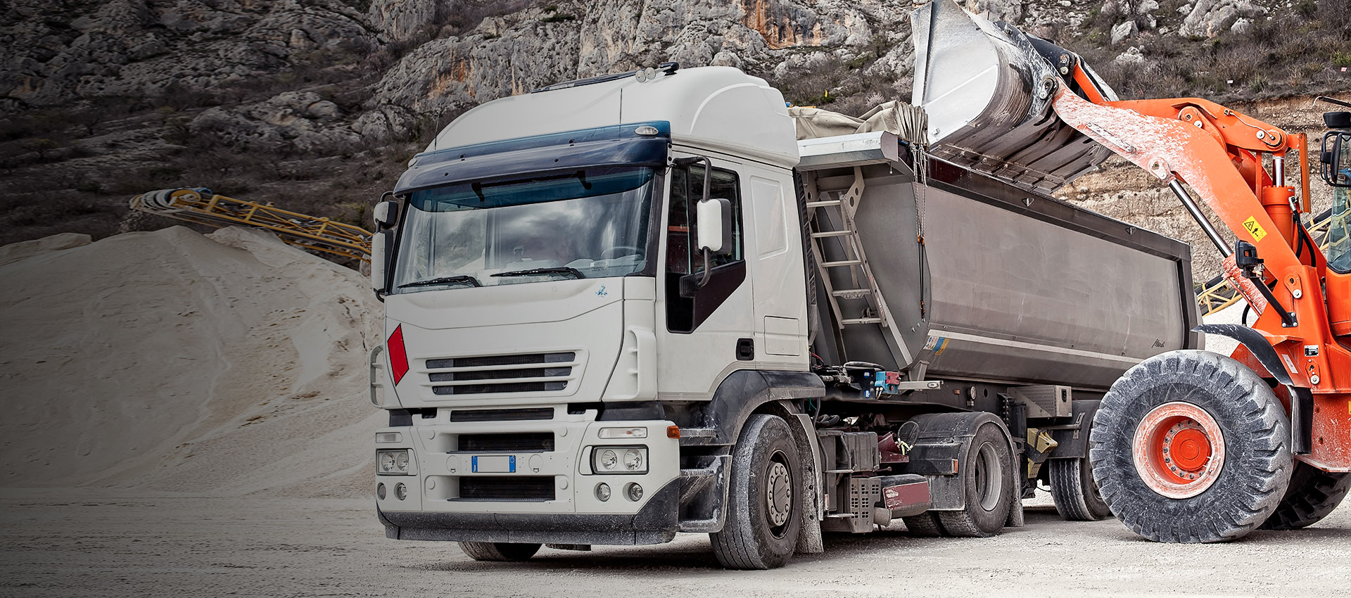 dump truck supplier