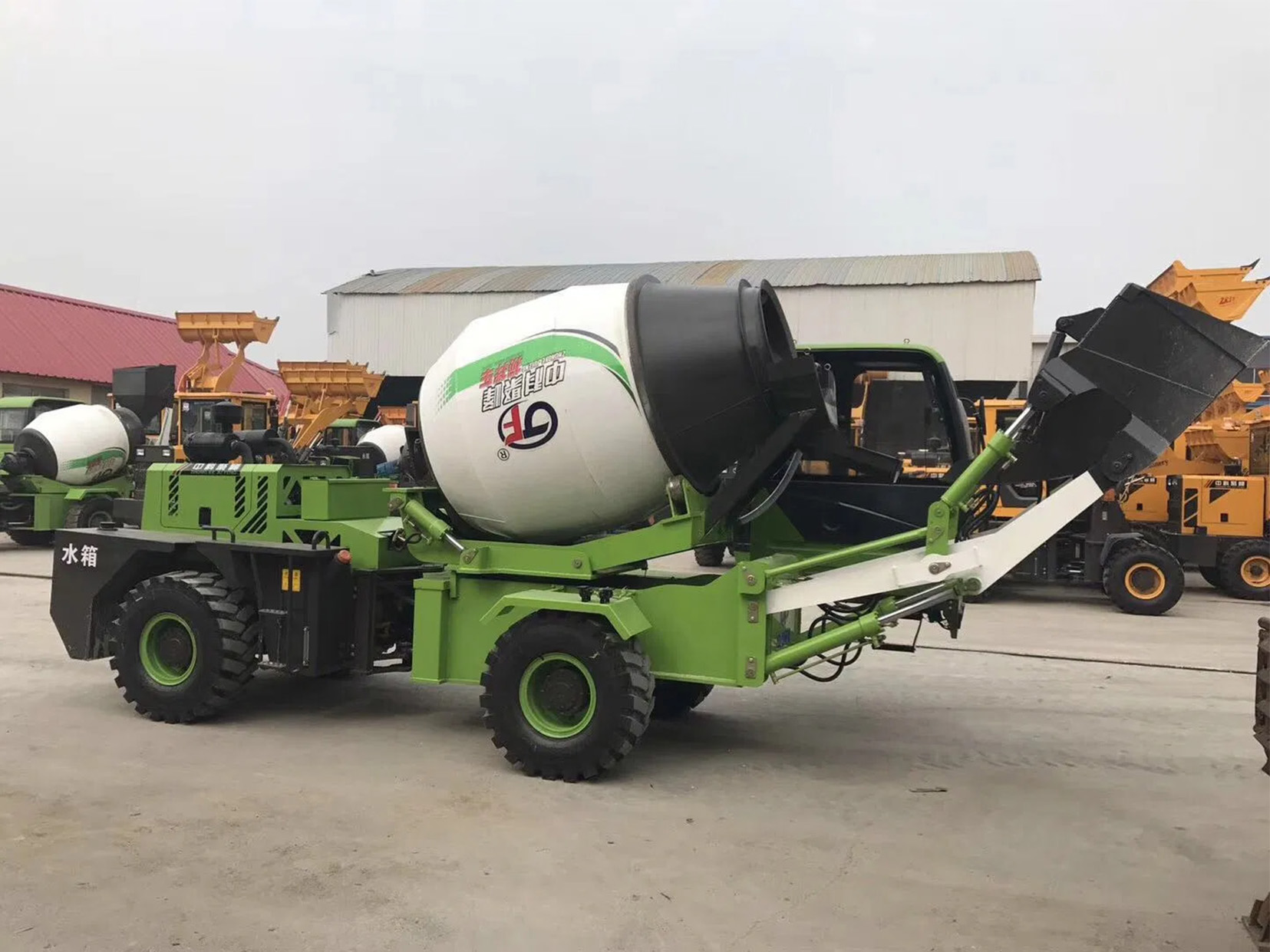 1_0000_self-loading concrete mixer truck(4)