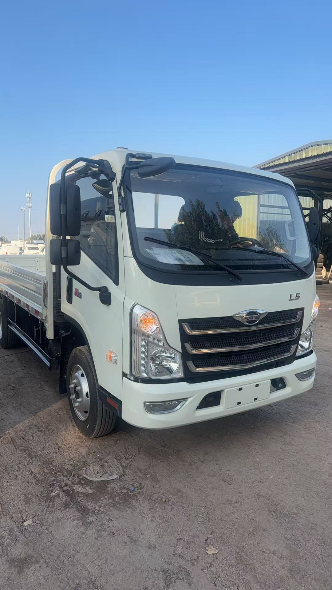 Weekly News | 4.2m Light Duty Cargo Trucks Ready for Shipping