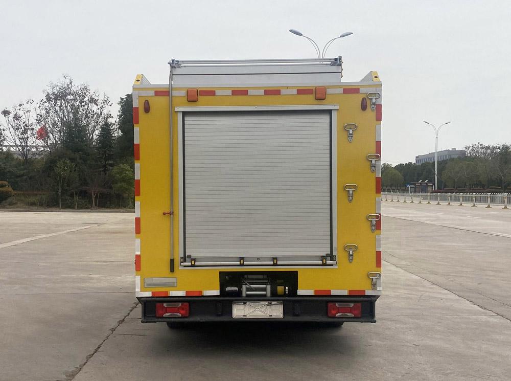 rapid response emergency rescue truck
