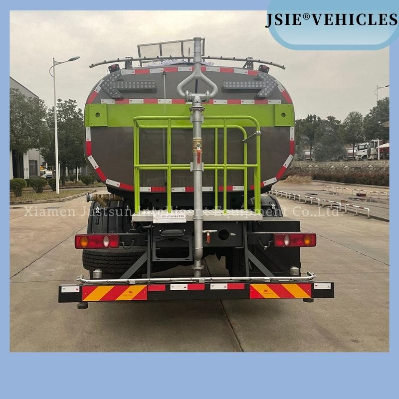 Facade Cleaning Truck