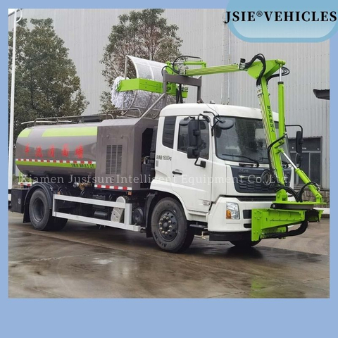 Facade Cleaning Truck