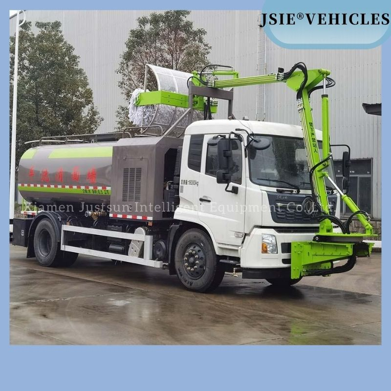 Facade Cleaning Truck