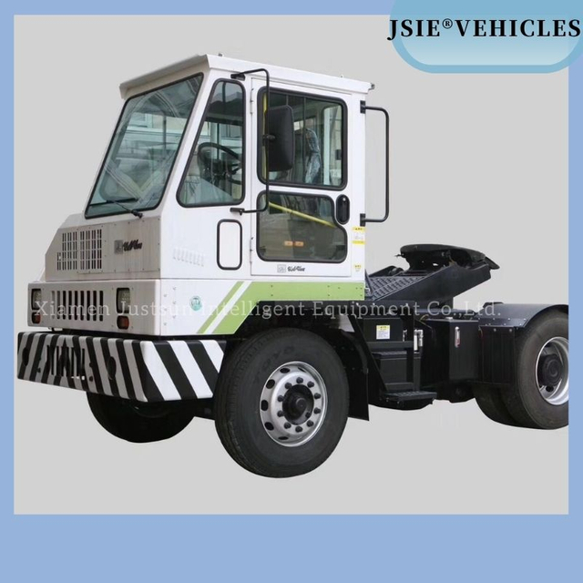Sinotruk HOWO 4X2 Terminal Tractor Truck